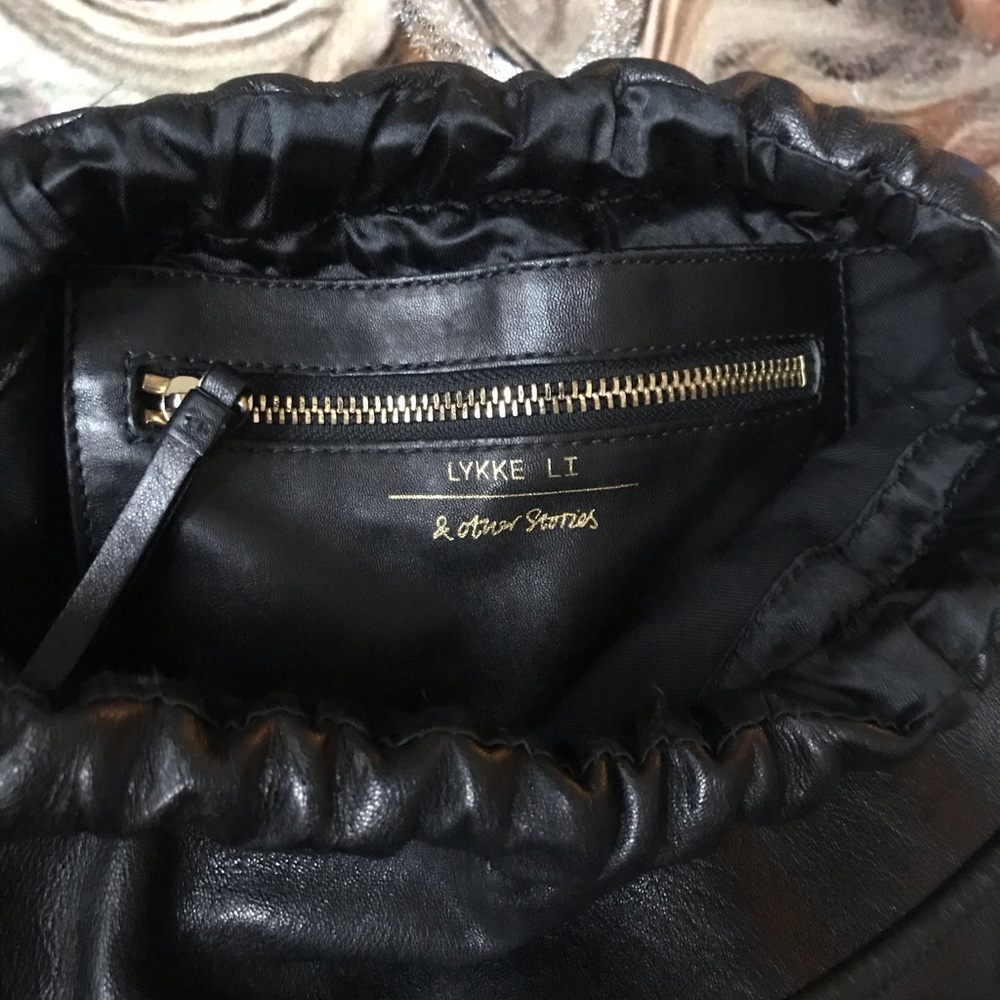 ▪️BLACK LEATHER BACKPACK▪️ - Picture 4 of 4